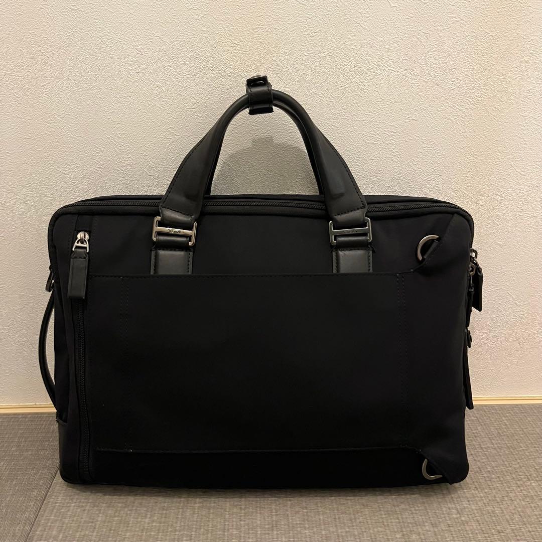 ビジネスバッグ　TUMI ブラック　リュック