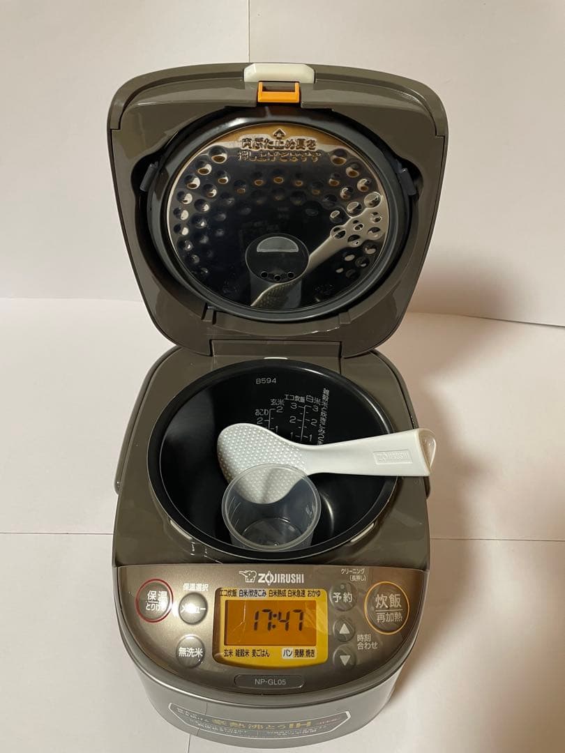 【割引き对応します 】ZOJIRUSHI NP-GL05 IH炊飯器