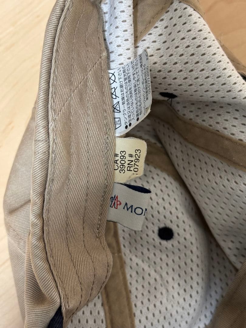 MONCLER ベージュ キャップ