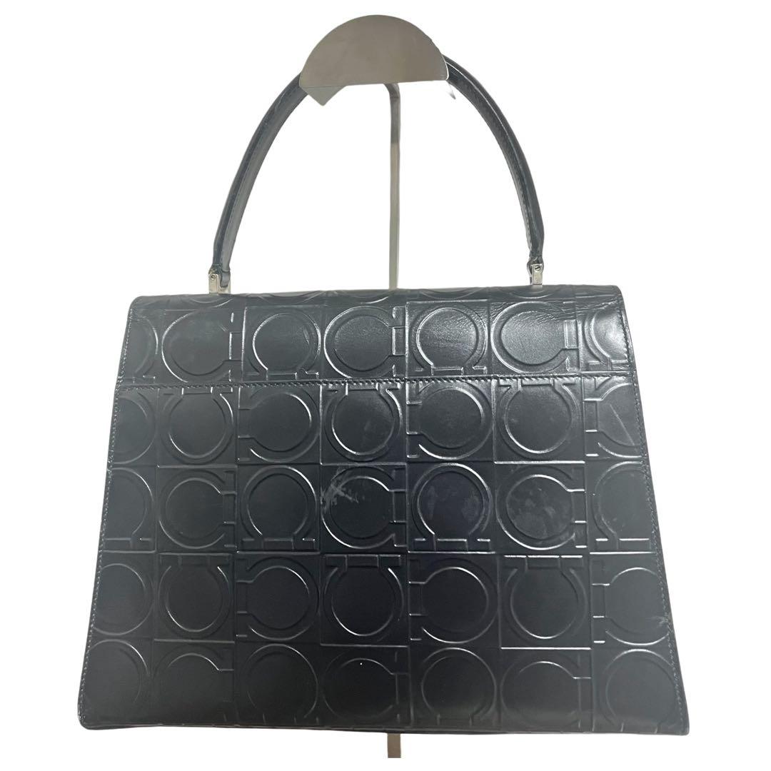 ふー✨ Salvatore Ferragamo ブラックハンドバッグ