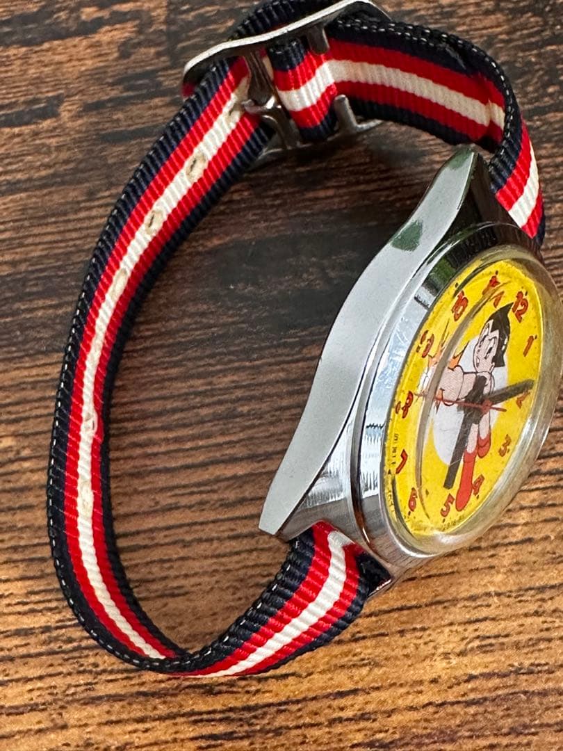 希少　レトロ　鉄腕アトム　腕時計（手巻き）