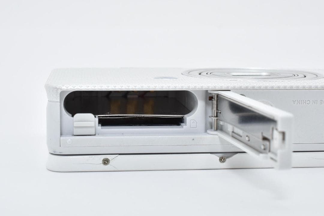 【美品】 CASIO EXILIM EX-ZR70 コンパクトデジタルカメラ