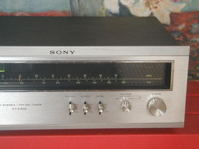 ★ＳＯＮＹ製ＳＴ－5150D、ＦＭステレオ、ＡＭチューナーです。枠に劣化あり。