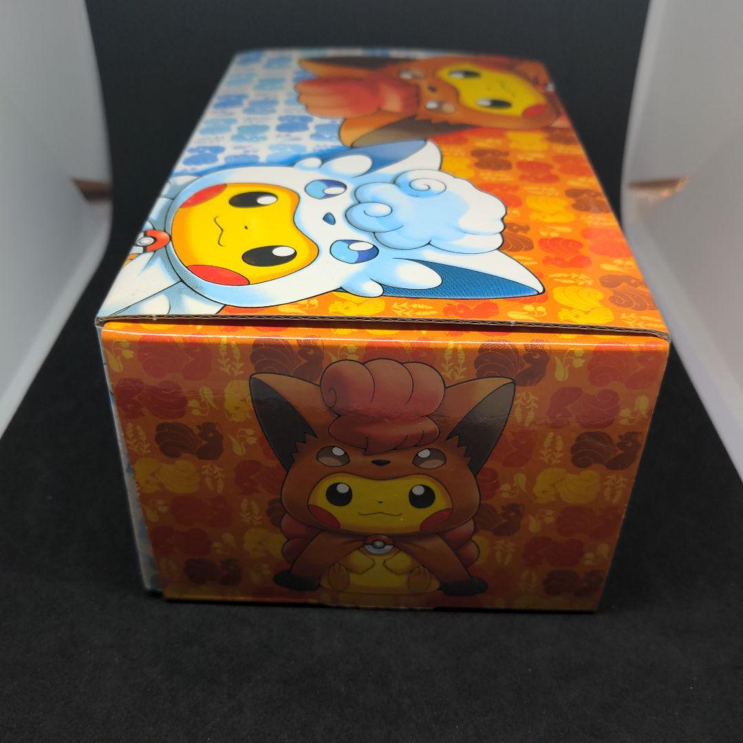 ポケモンカード デッキケース セット ポンチョを着たピカチュウロコン 公式