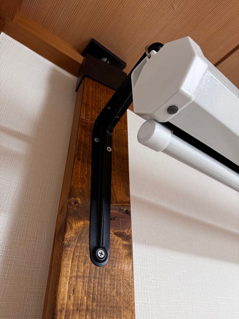 プロジェクタースクリーン 壁掛け式 100インチ　引取可【浜松市中央区】