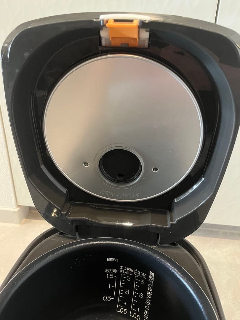 美品　2023年製　象印 多機能炊飯器 NW-HA10 シルバー