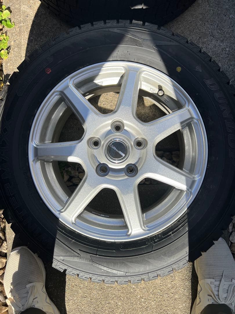 セレナC27 スタッドレスタイヤ