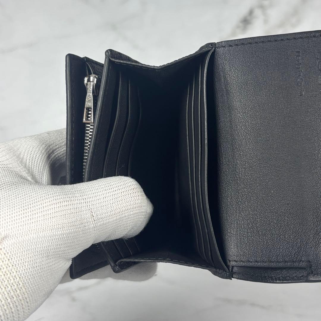 【美品】ロエベ 二つ折り財布 アナグラム コンパクト フラップウォレット