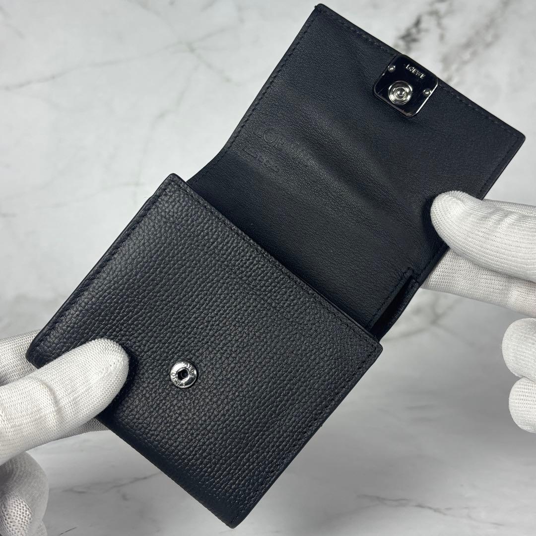 【美品】ロエベ 二つ折り財布 アナグラム コンパクト フラップウォレット