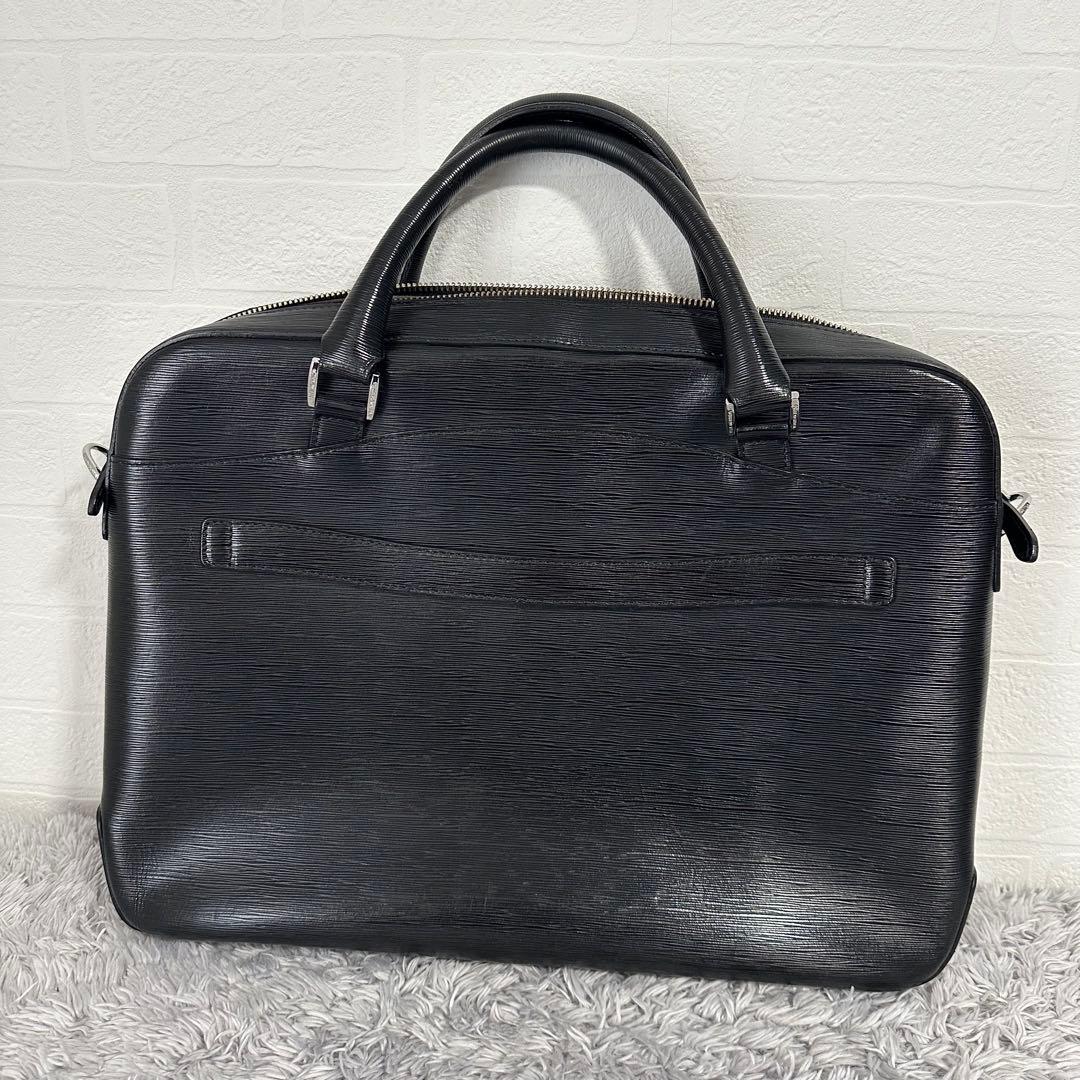 美品　人気　ペッレモルビダ　キャピターノ　ビジネスバッグ　レザー　ブラック　黒