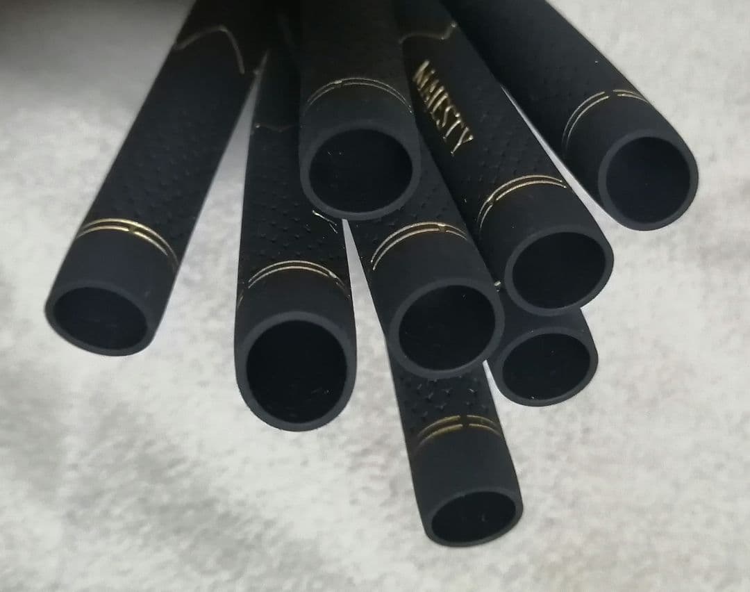 未使用　MAJESTY マジェスティ ゴルフグリップ 8本セット 匿名配送