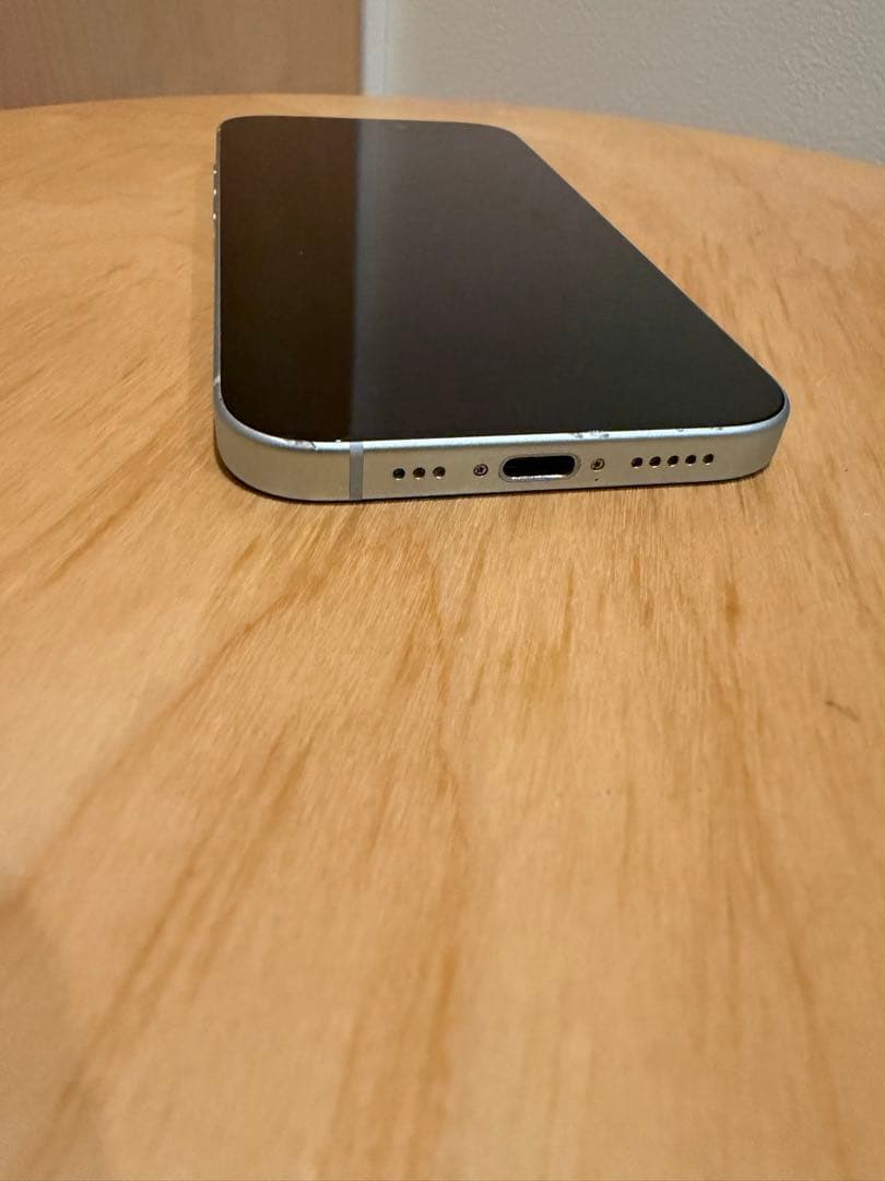 iPhone 15 本体　128GB 最大容量89% ホワイト