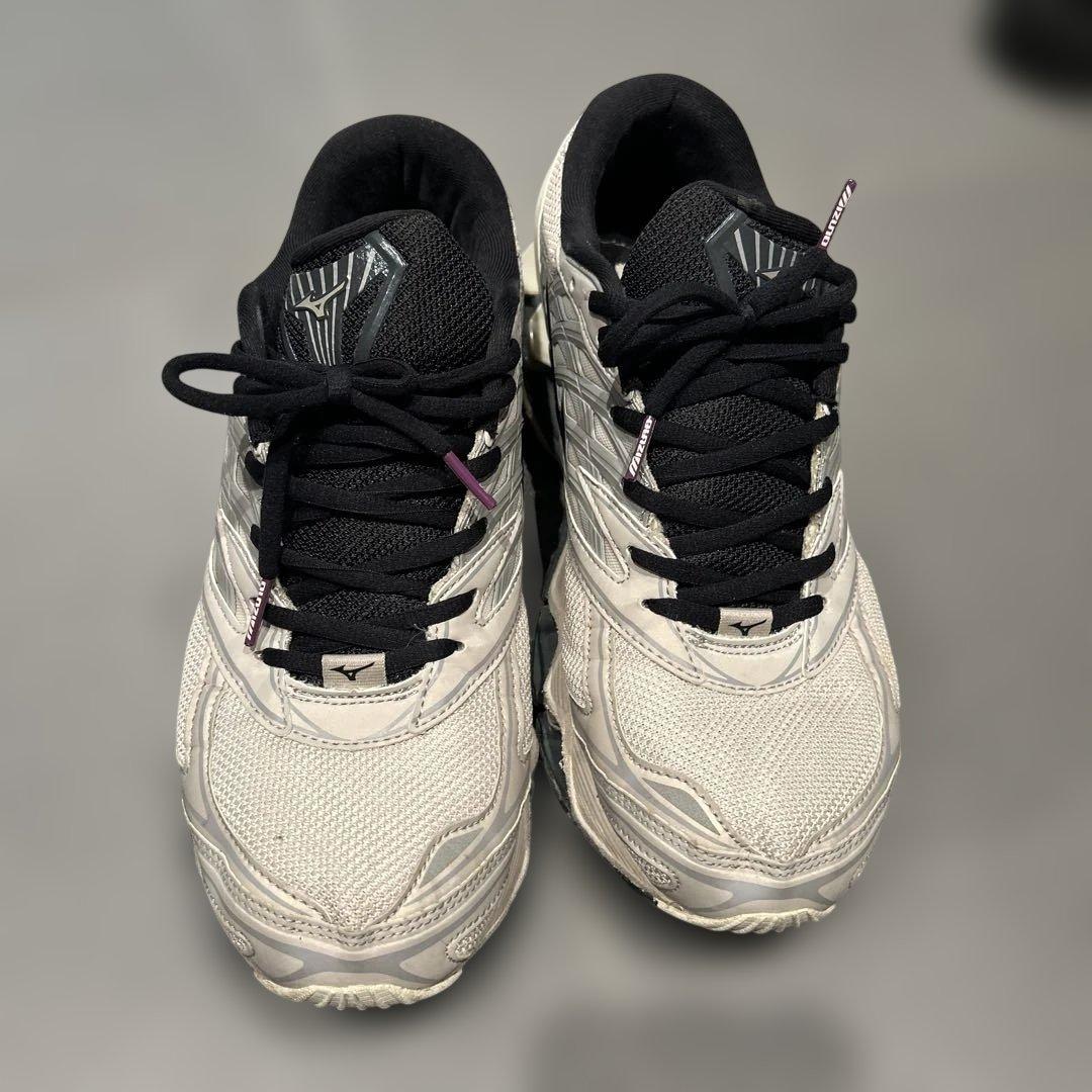 美品Mizuno Wave Prophecy ホワイト/グレー スニーカー