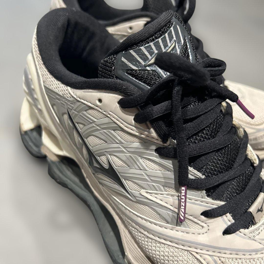 美品Mizuno Wave Prophecy ホワイト/グレー スニーカー