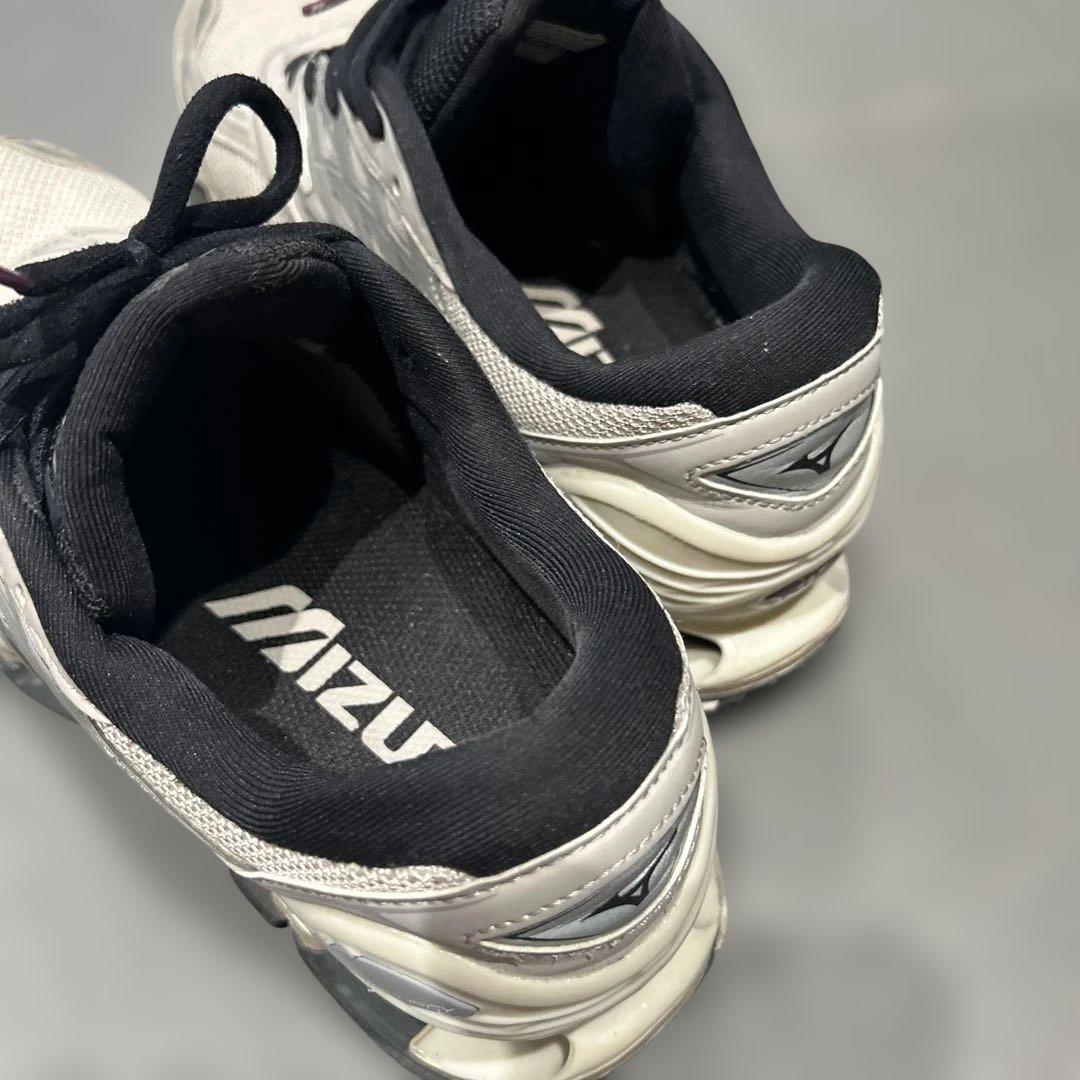 美品Mizuno Wave Prophecy ホワイト/グレー スニーカー