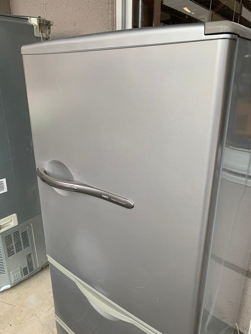 シルバー 3ドア冷蔵庫　サンヨー