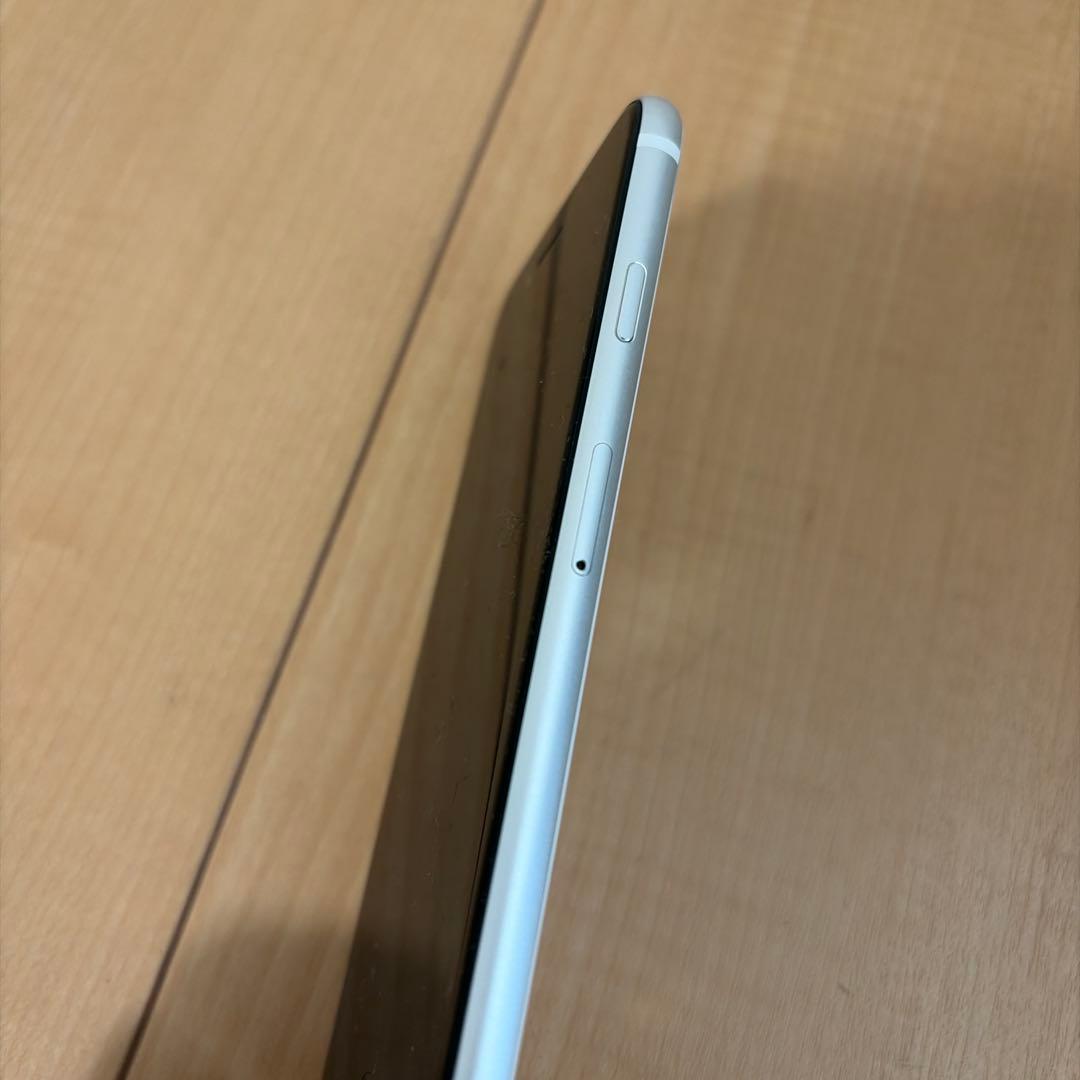 【美品】Apple iPhone SE 第2世代 64GB SIMフリー　白