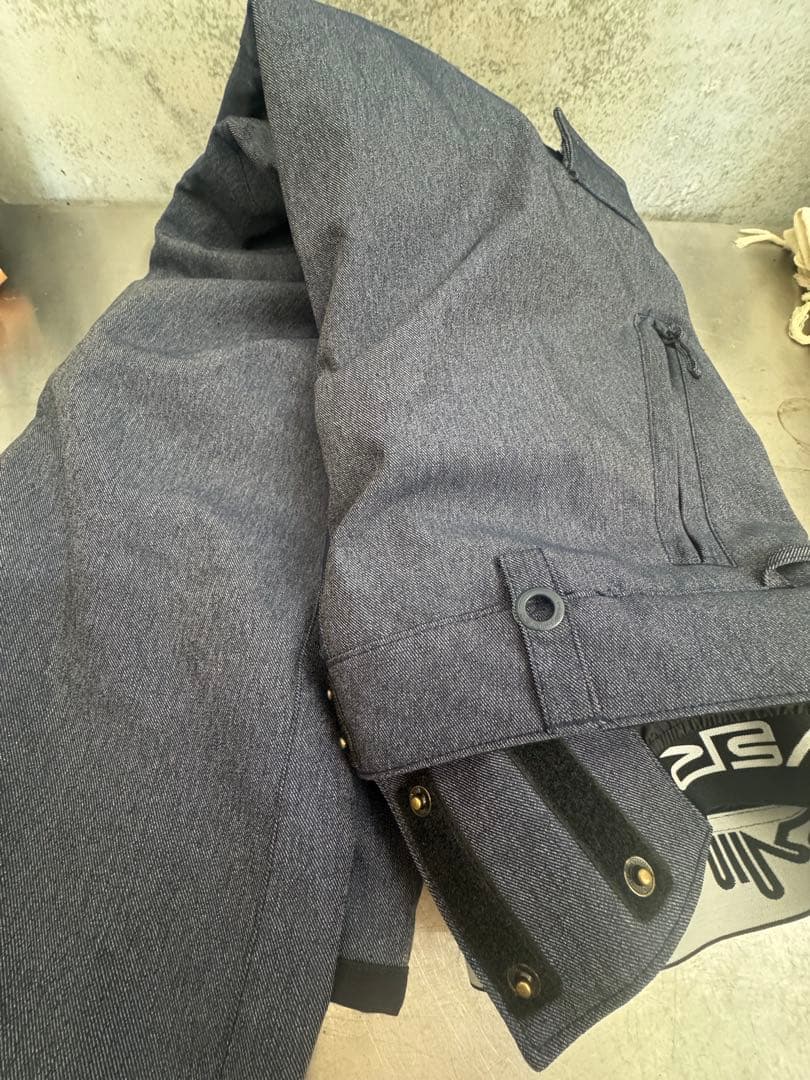 最終セール！上下スノーボードウェア オークリー上　クイックシルバー下