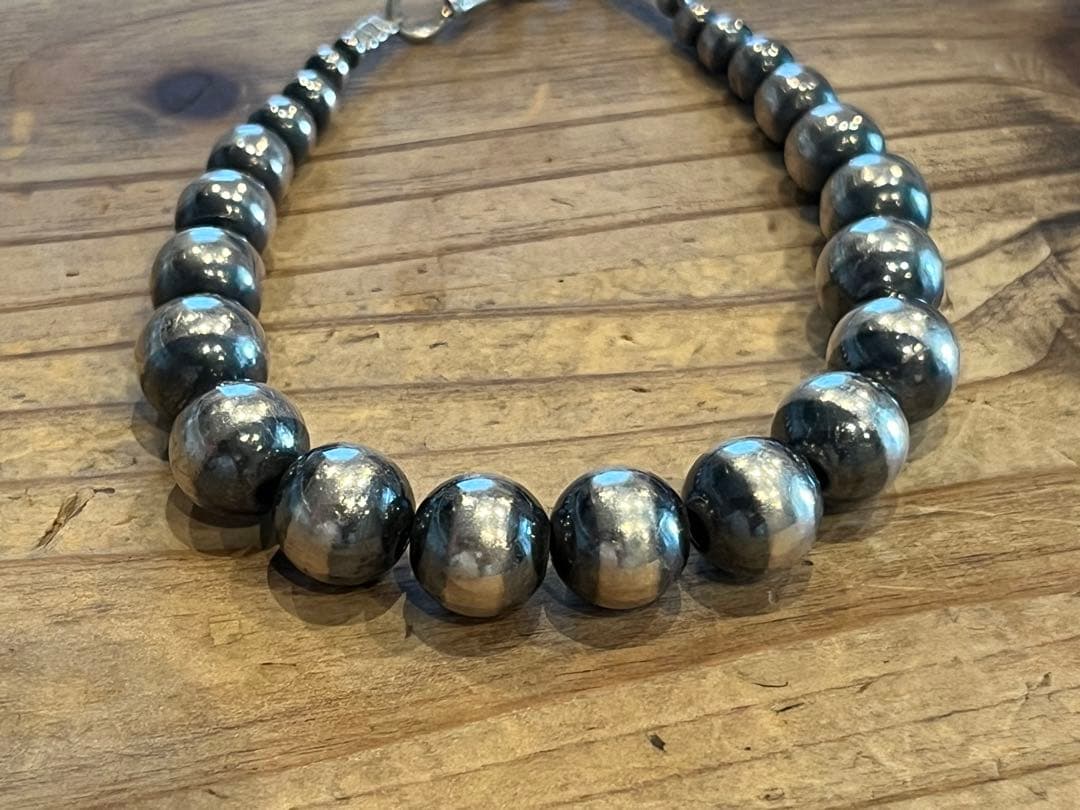 エリカニコラスビゲイ(ENB) ナバホパールブレスレット