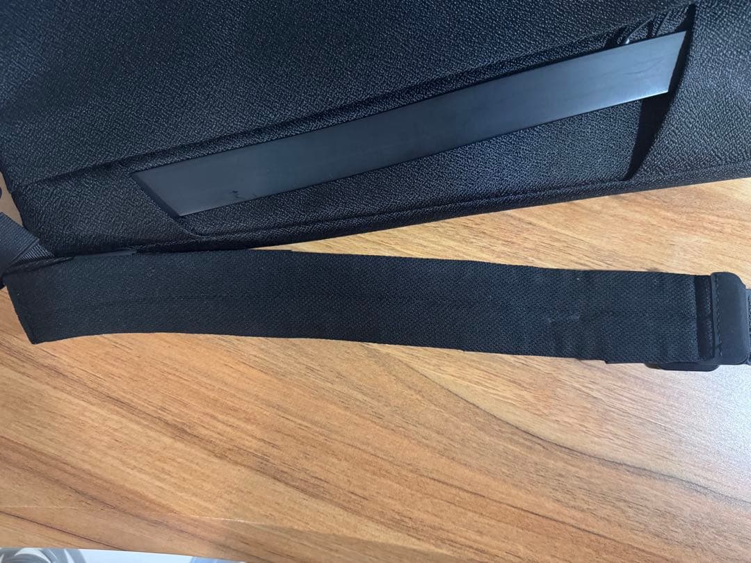 NIID Radiant Mega Sling ブラック