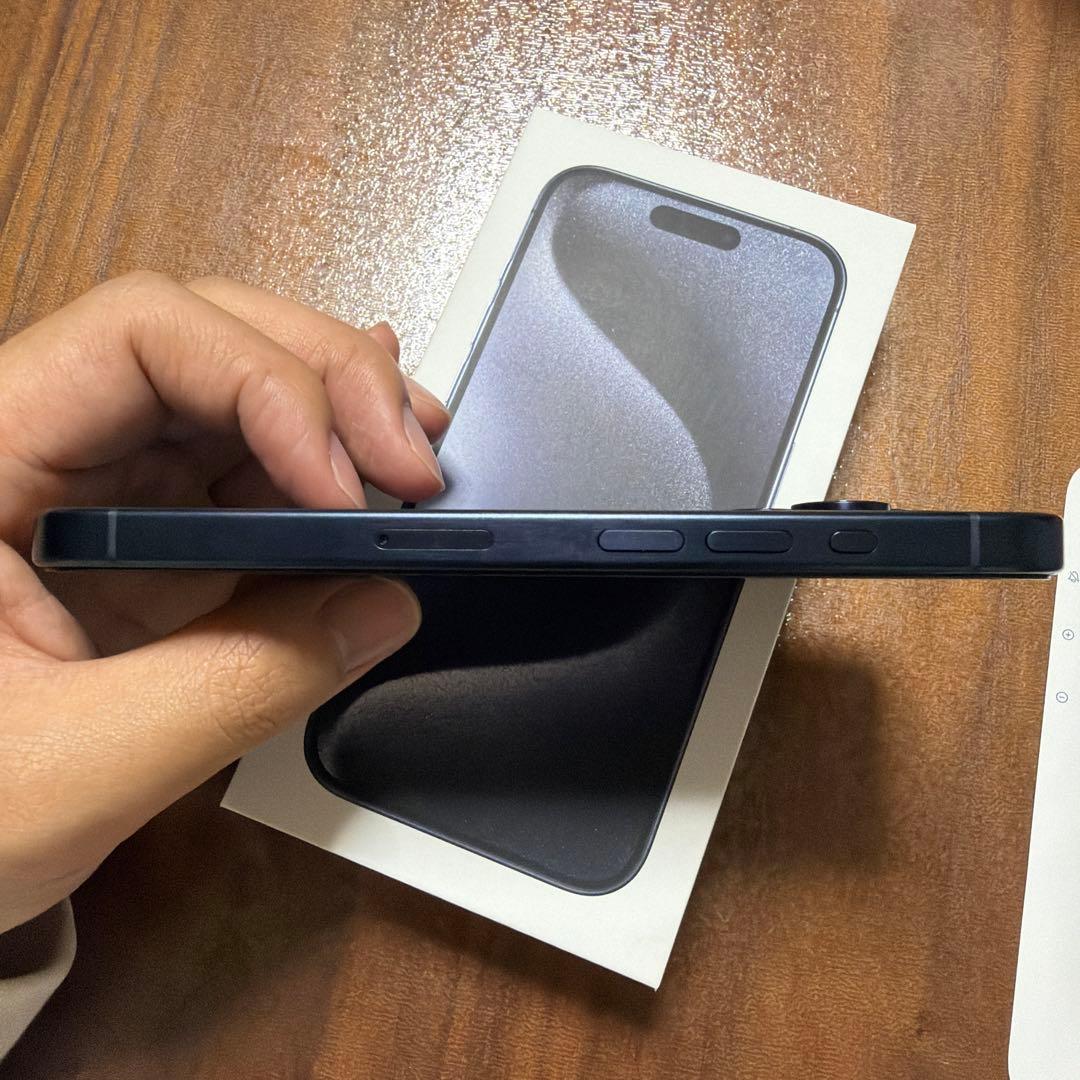 iPhone 15 Pro ブルーチタニウム 256GB SIMフリー