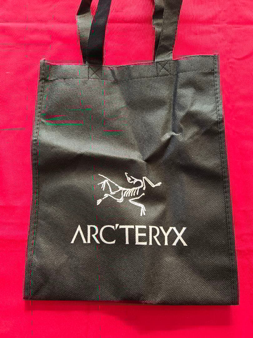 ARC'TERYX ブラック アトム　LT Mサイズ