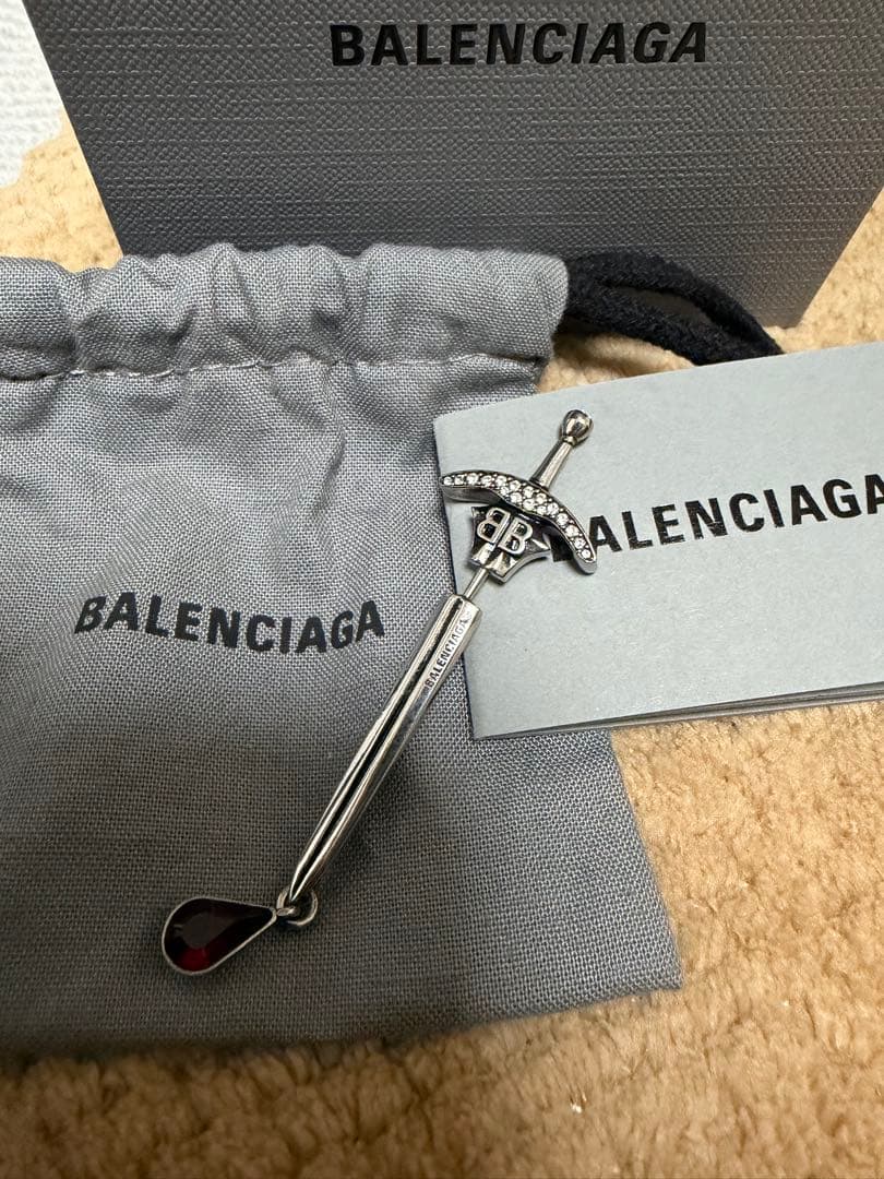 x*様 BALENCIAGA GOTH SWORDピアス シルバー　レシートあり