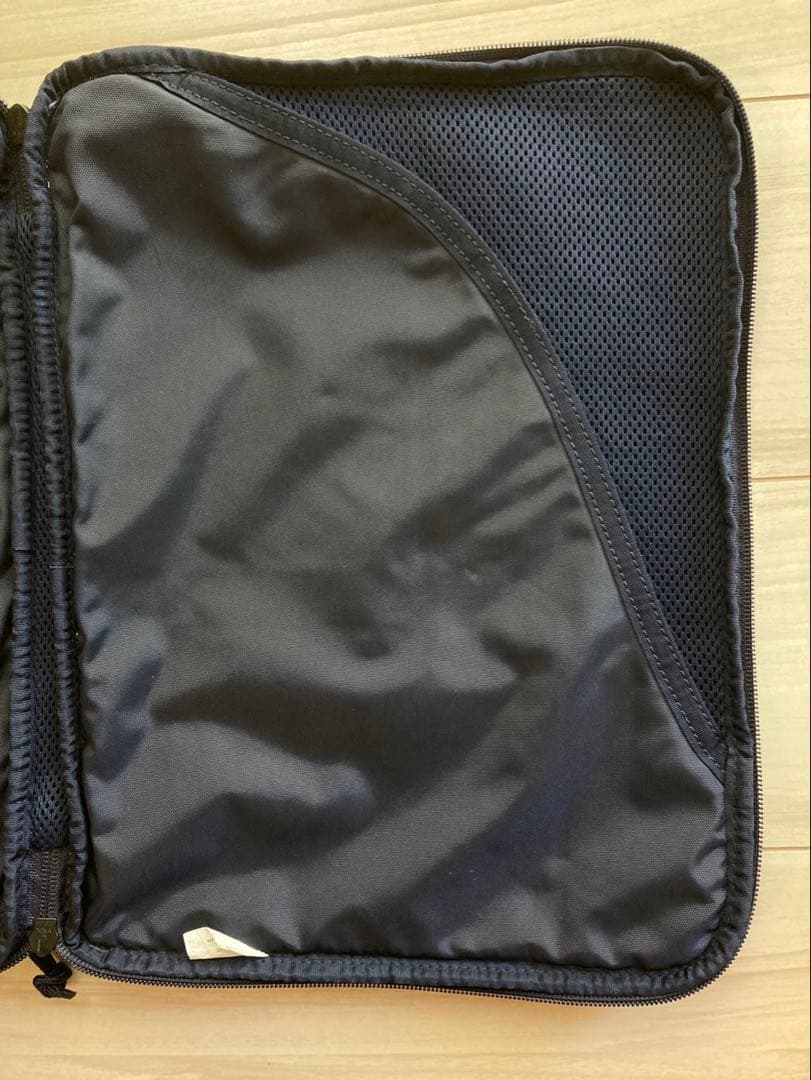 【美品】BRIEFINGブリーフィング クラッチバッグ　ネイビー