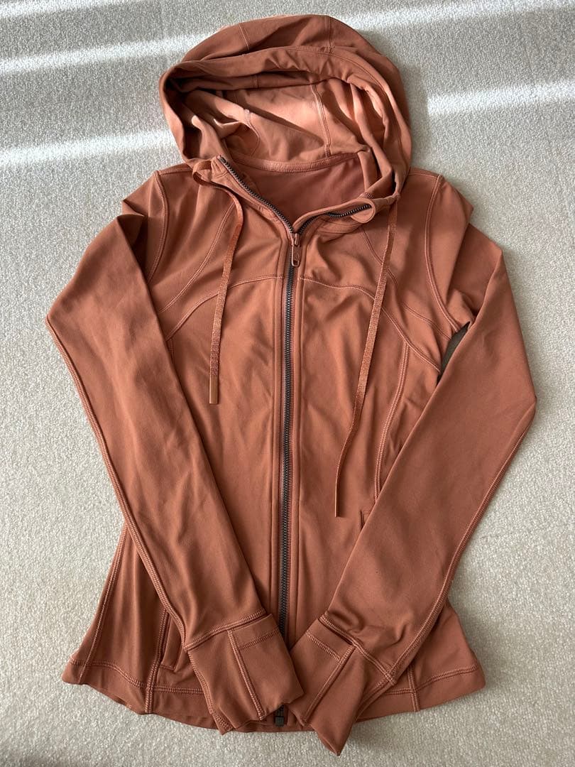 ルルレモン　フード付き Define ジャケット Nulu