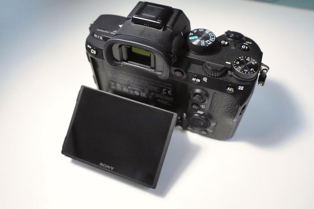 SONYミラーレス一眼カメラ α7III ズームレンズキットILCE-7M3K