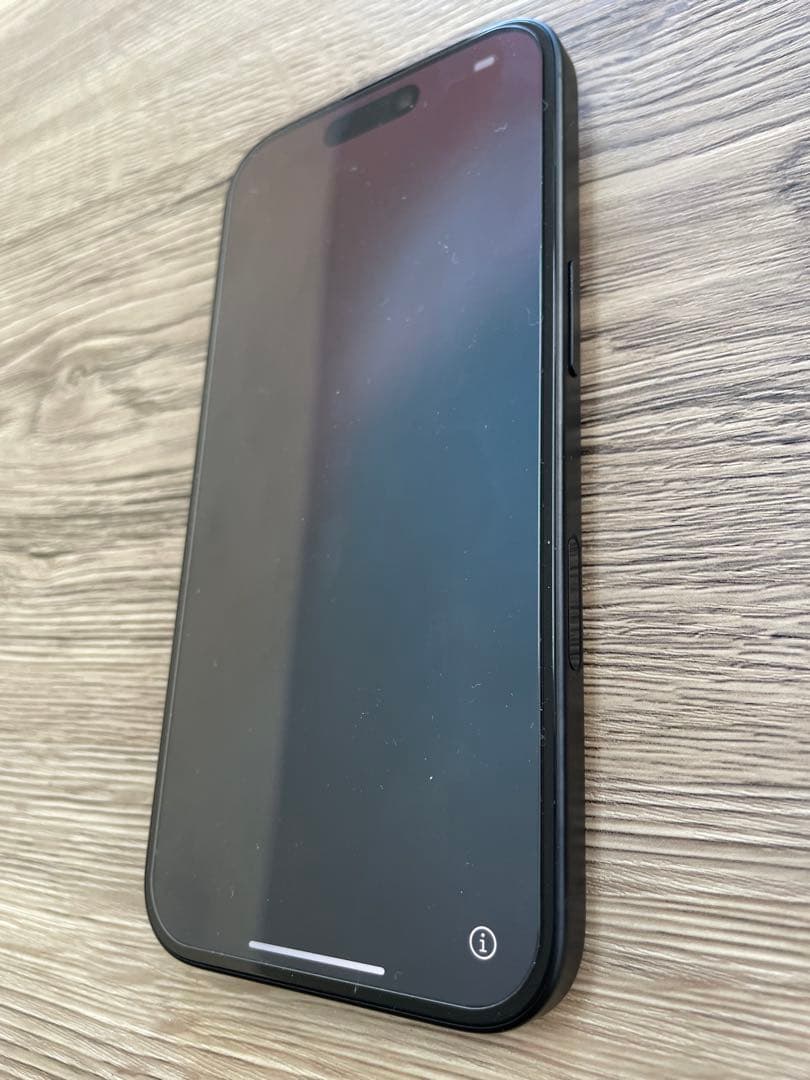 極美品！　ほぼ新品　Apple iPhone 16 128GB BLA