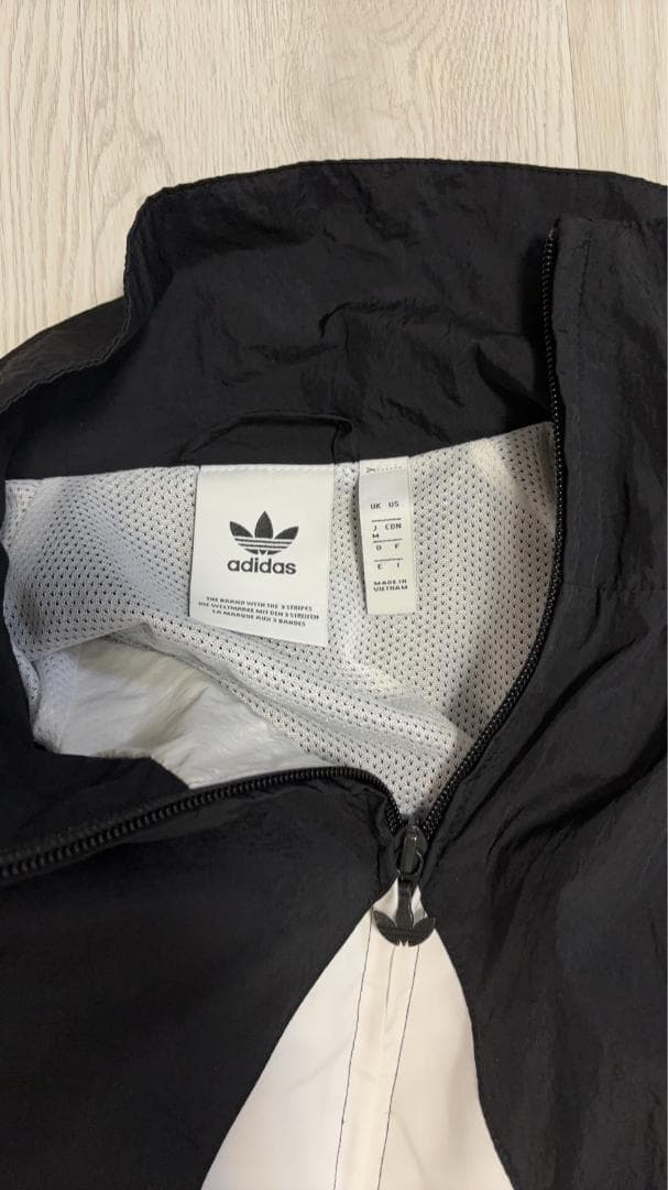 タイムセールadidas 　ブラック　TRACKセットアップ　平成ギャル　Y2K