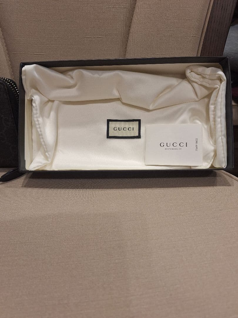グッチスネーク長財布　グッチGGスプリーム