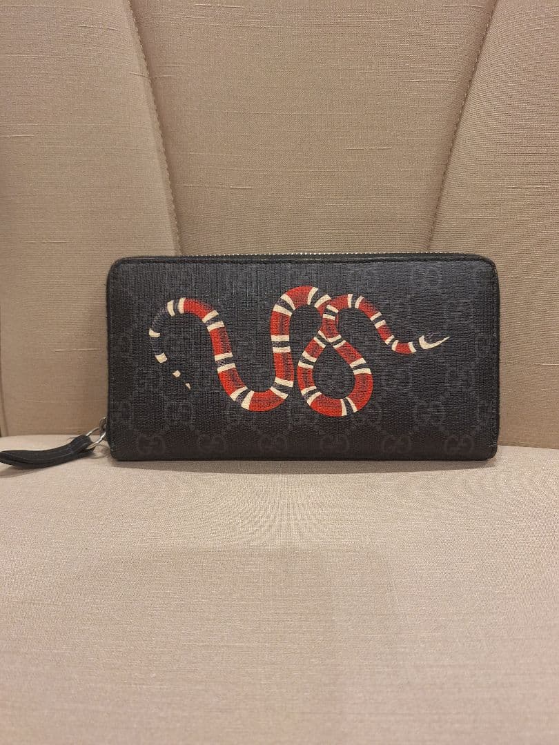 グッチスネーク長財布　グッチGGスプリーム