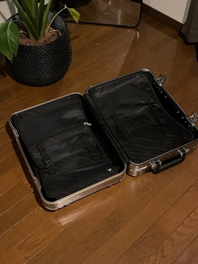 ZERO HALLIBURTON キャリーケース【TSAロック 】