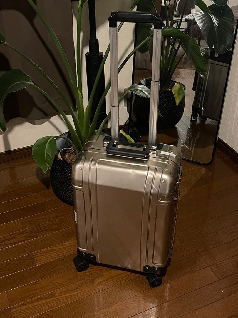 ZERO HALLIBURTON キャリーケース【TSAロック 】