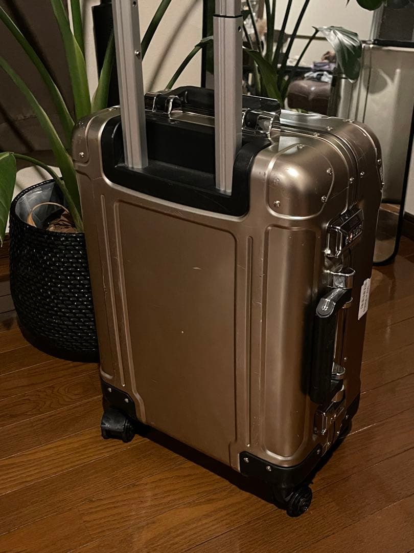 ZERO HALLIBURTON キャリーケース【TSAロック 】