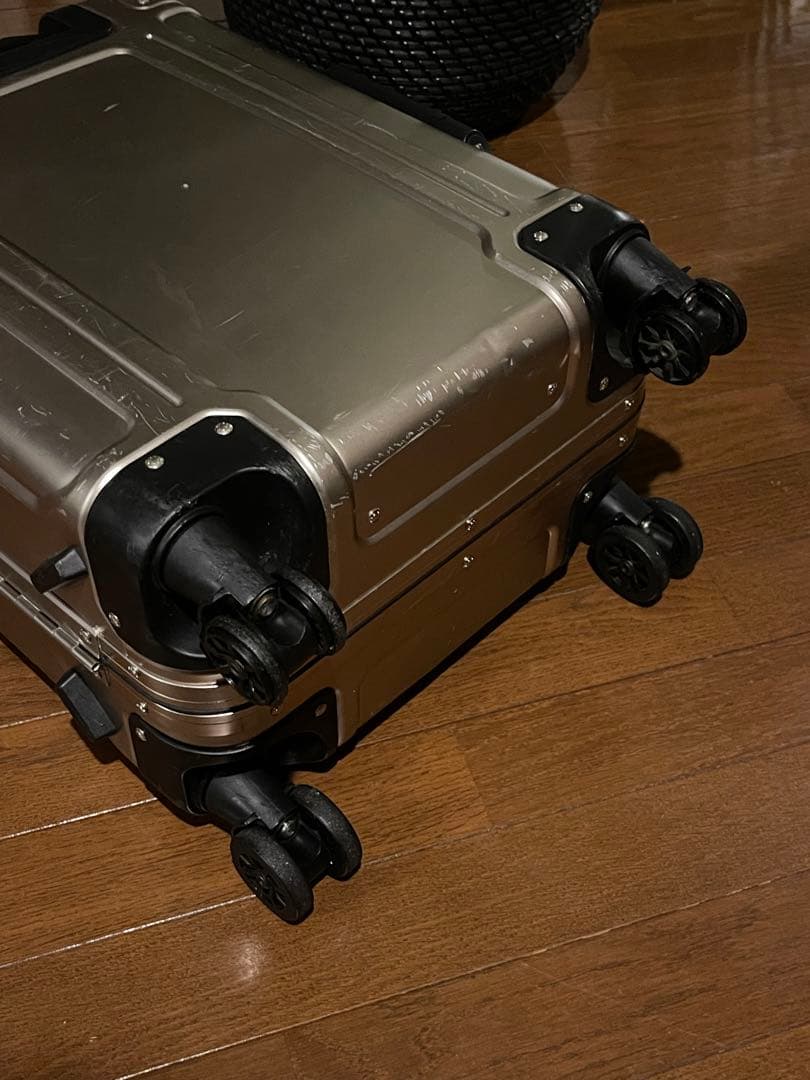 ZERO HALLIBURTON キャリーケース【TSAロック 】
