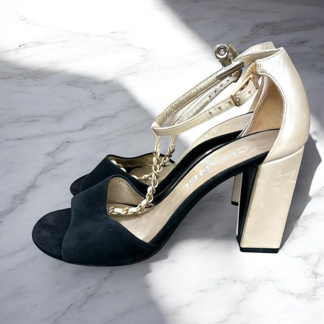 靴 CHANEL Mules Sandals Gold Chain T-Strap