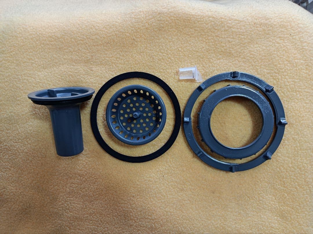 理容機器　新明和前洗面　排水トラップ