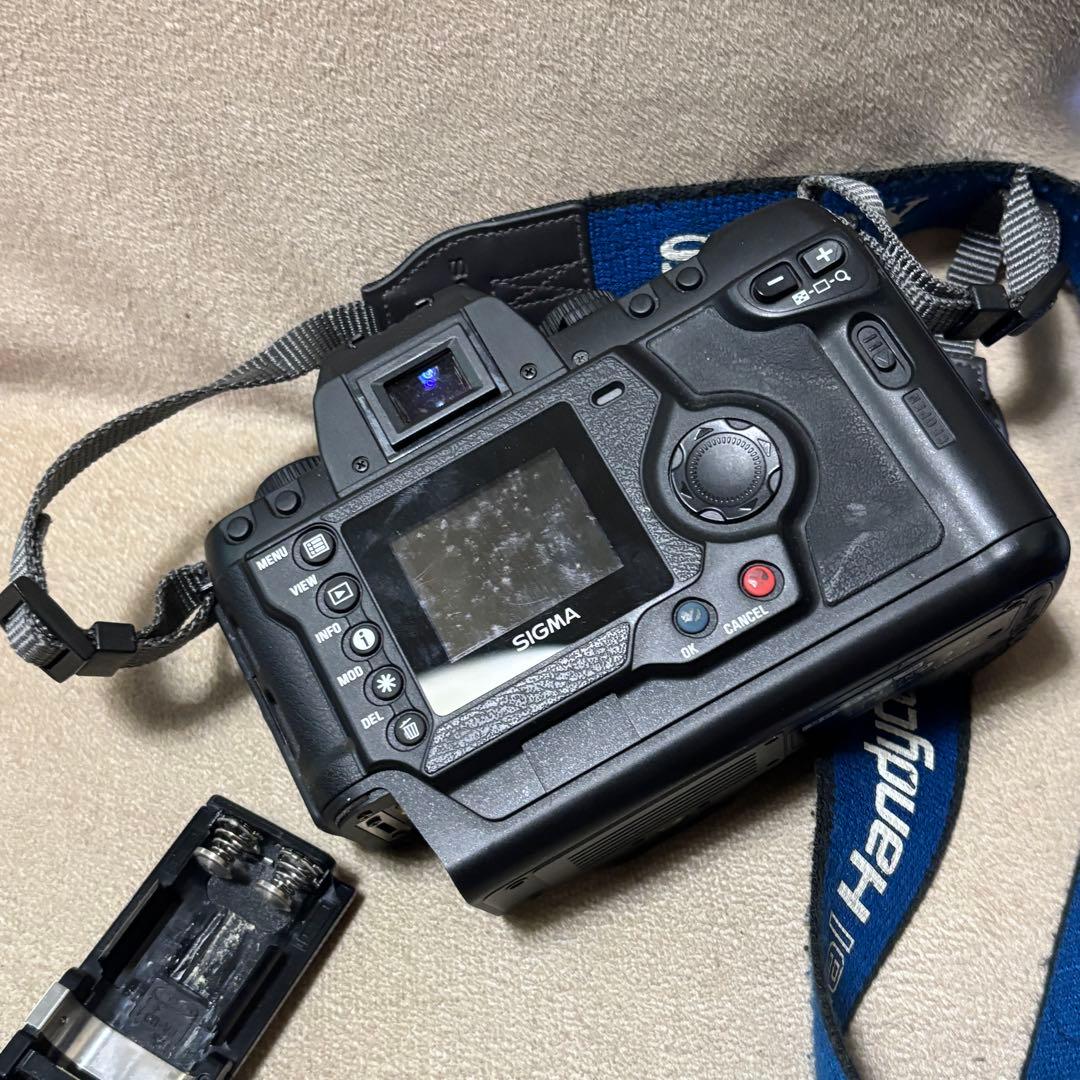 SIGMA SD9 + AF 17-35mm aspherical SAマウント