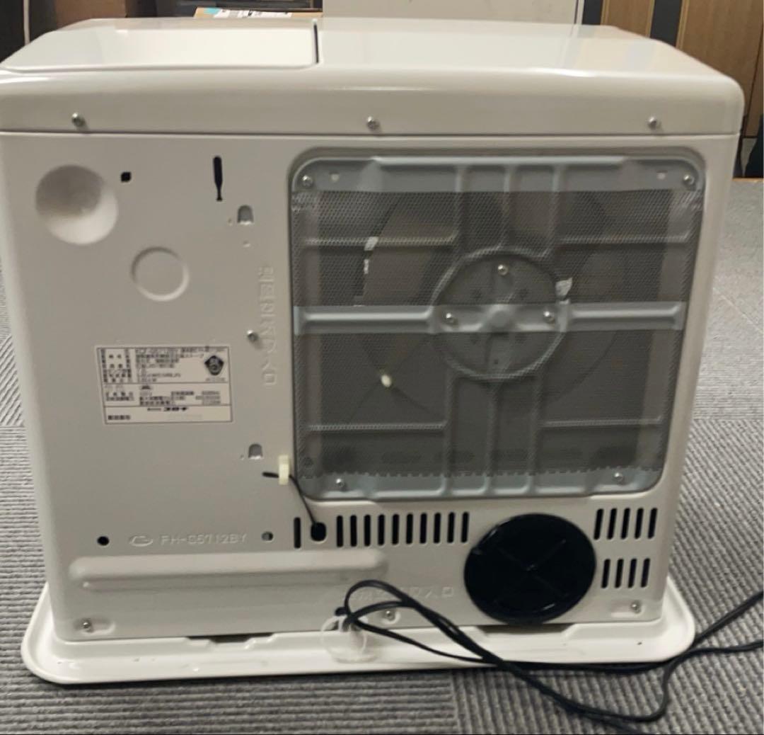 石油ファンヒーター デジタル表示 ホワイト