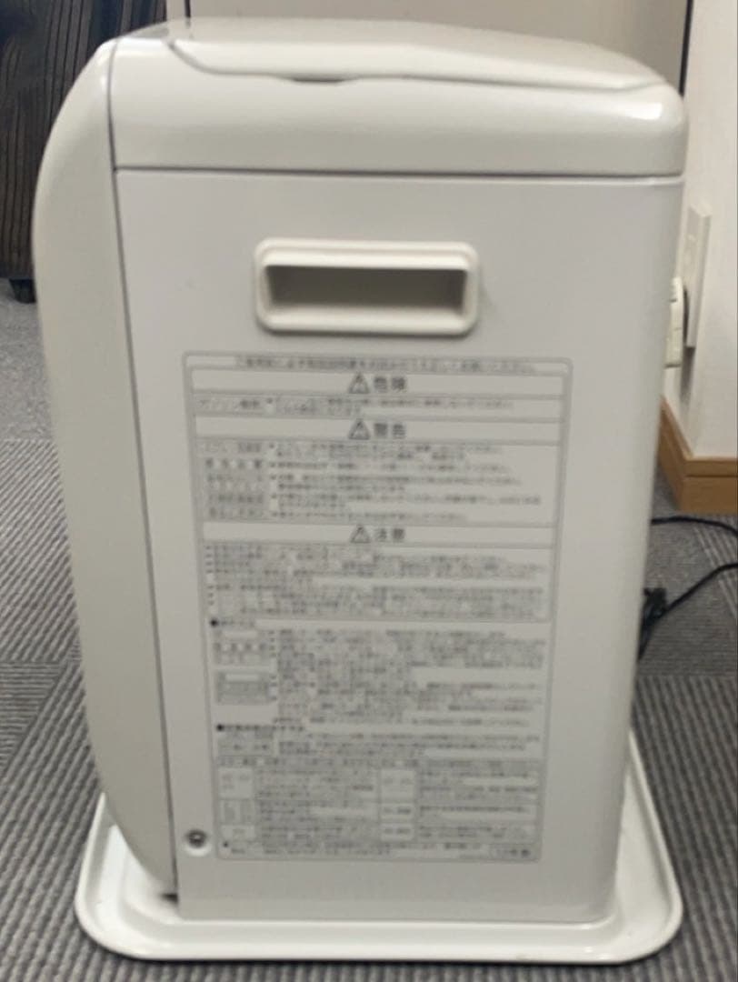 石油ファンヒーター デジタル表示 ホワイト