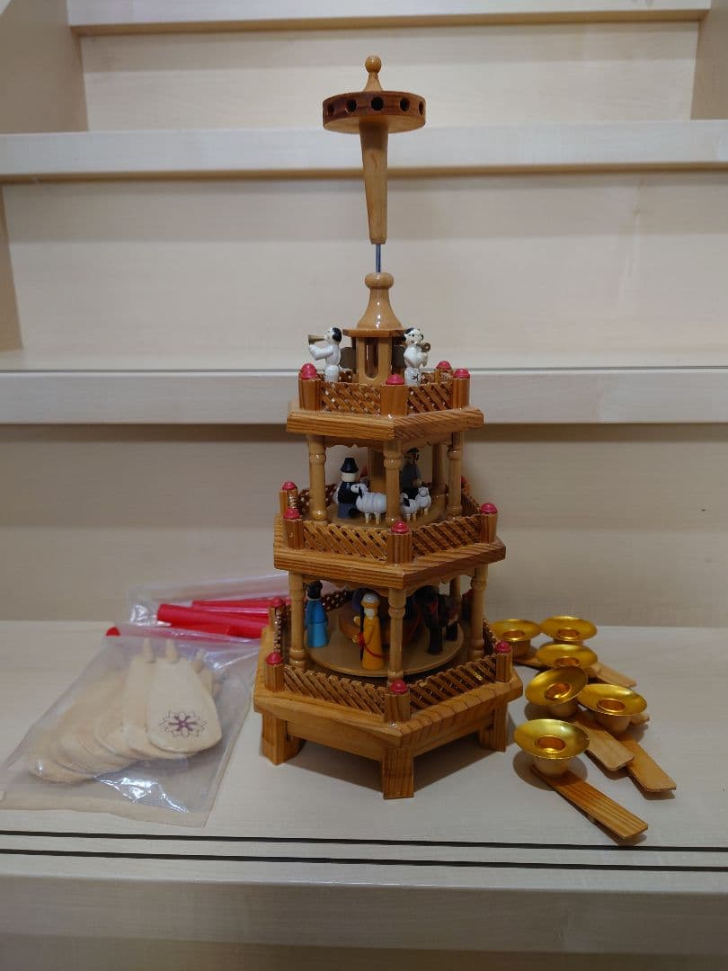 クリスマスピラミッド　木製飾り　アンティーク 　クリスマス　置物