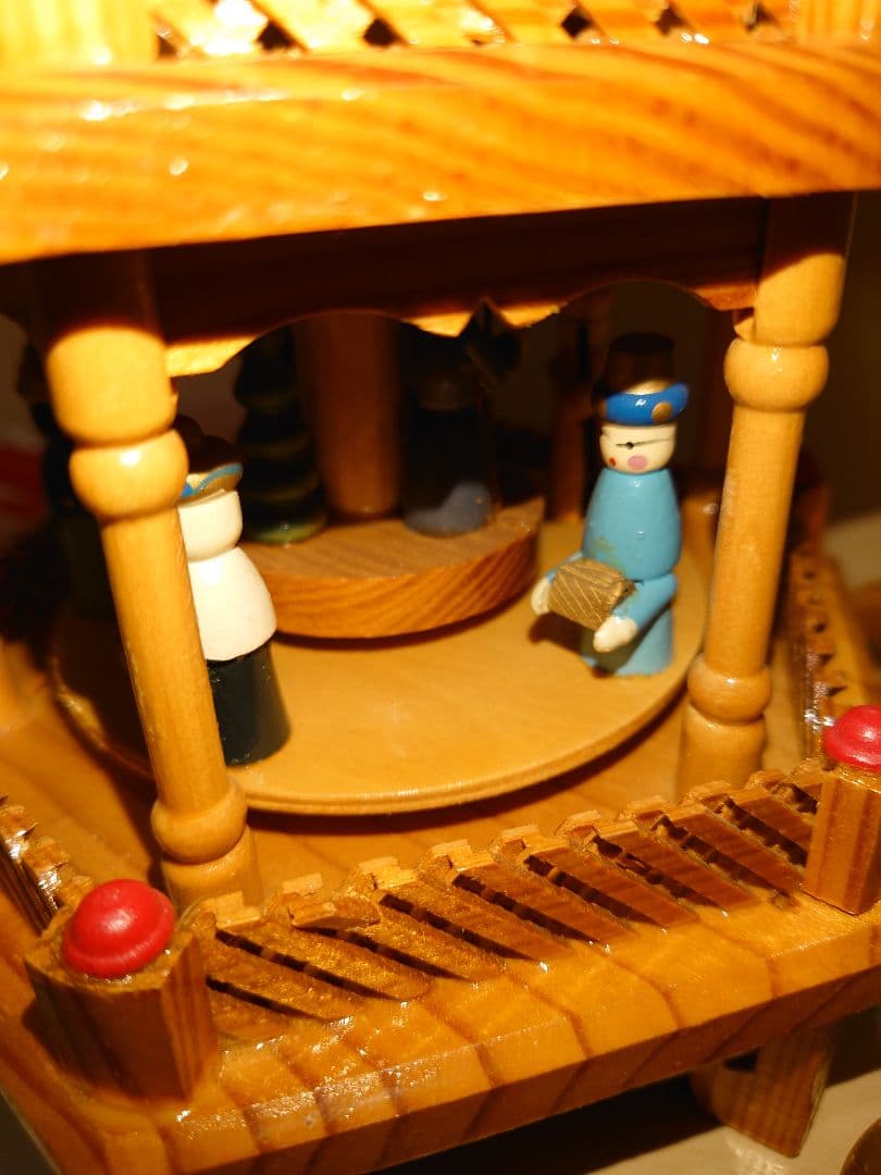 クリスマスピラミッド　木製飾り　アンティーク 　クリスマス　置物