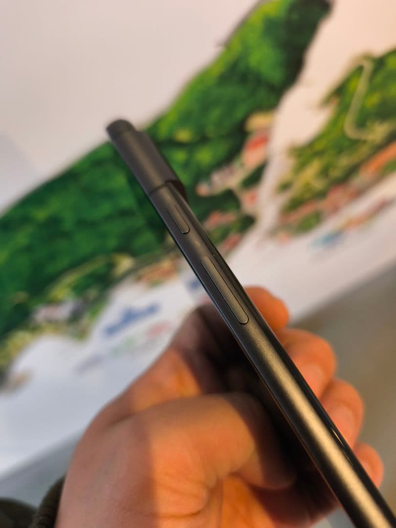 Google Pixel8 spigenケース付き