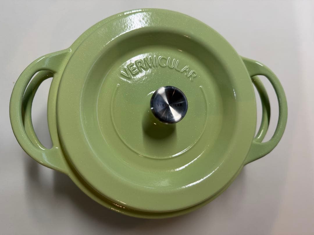 VERMICULAR 両手鍋 ライトグリーン 約22cm