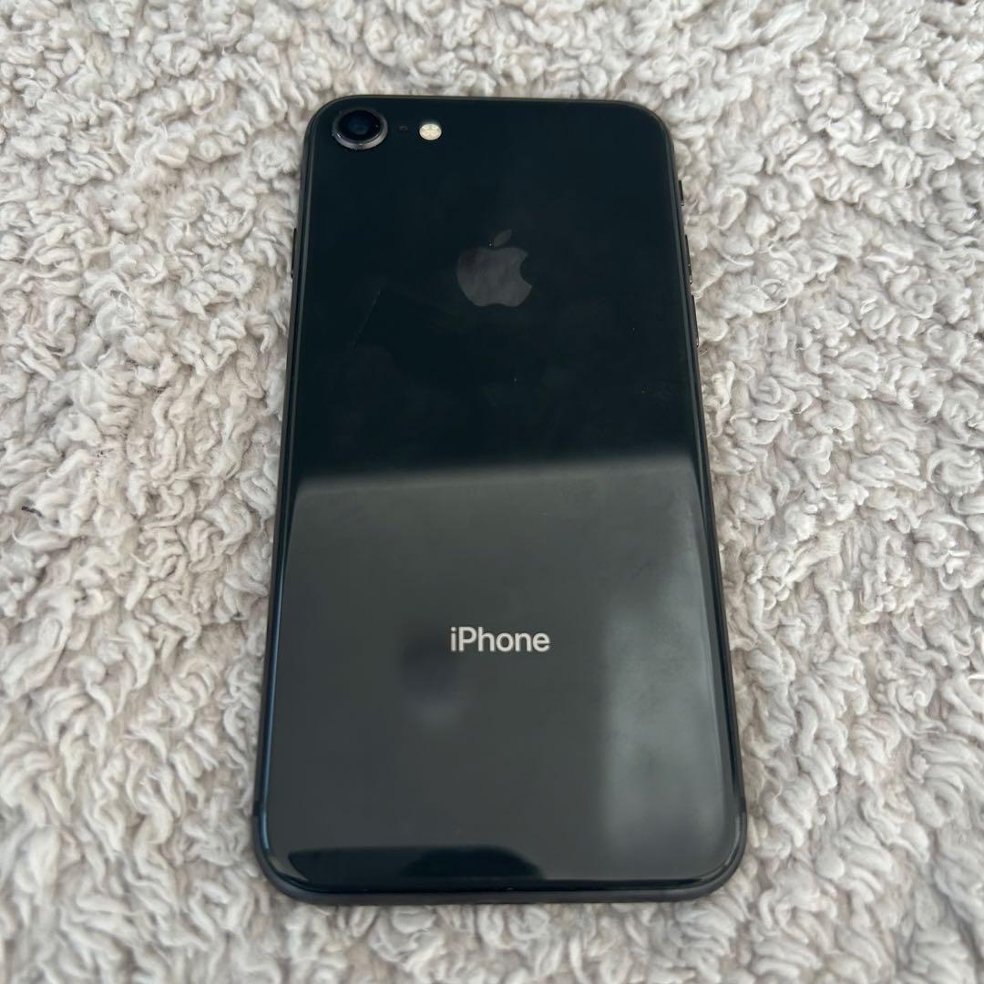 Apple iPhone 8 ブラック 本体