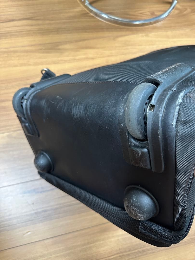 TUMI キャリーバッグ　黒　機内手荷物OK