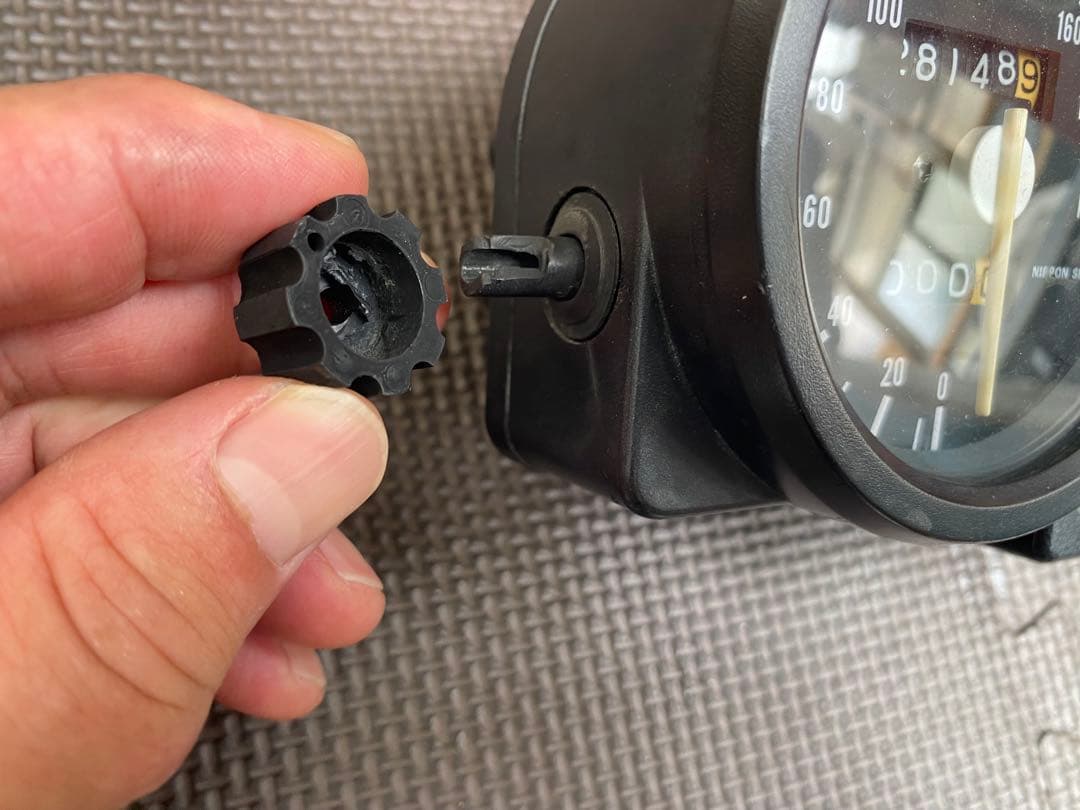 NSR250R SE MC21 純正メーター トリップノブ折れ